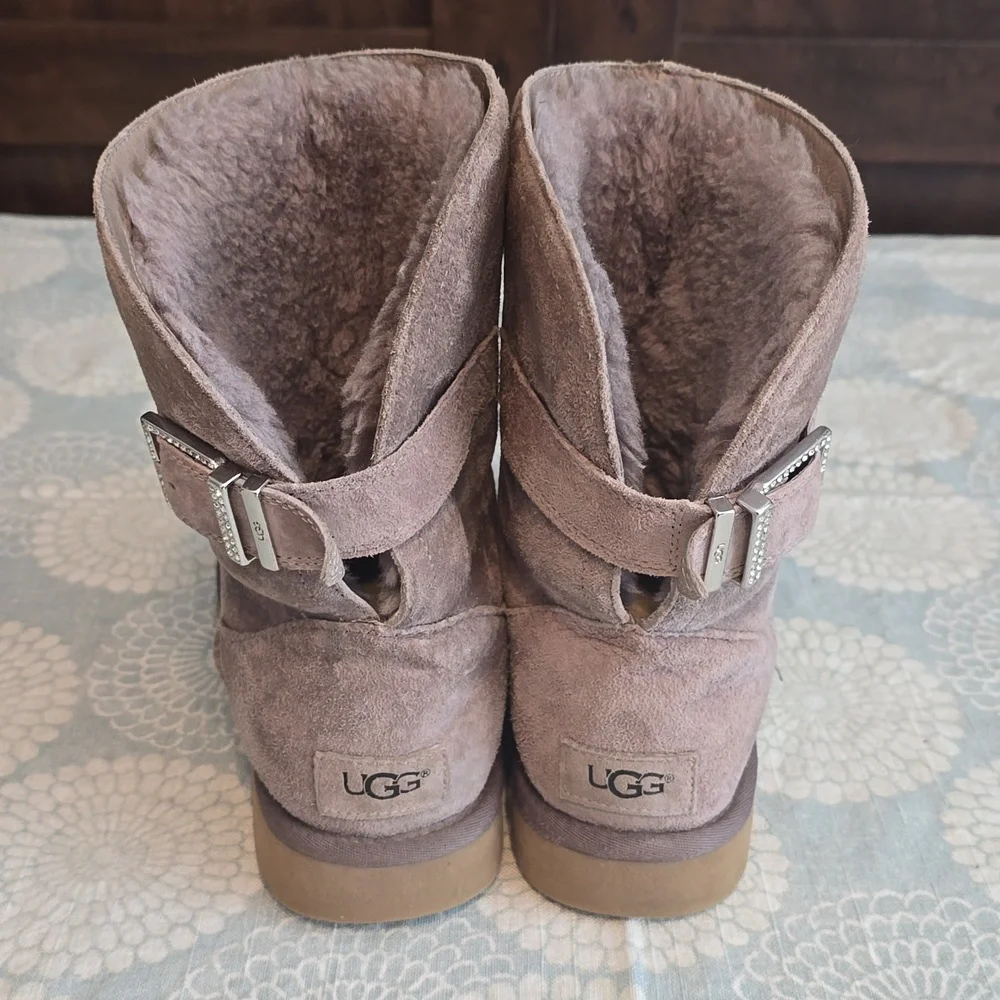 UGG tan suede boots size 8 - Picture 5 of 6